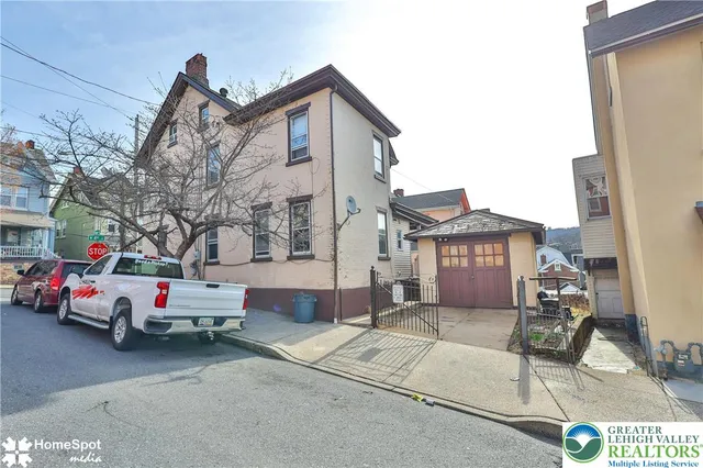 $332,000 | 424 West 4th Street, Bethlehem, PA 18015