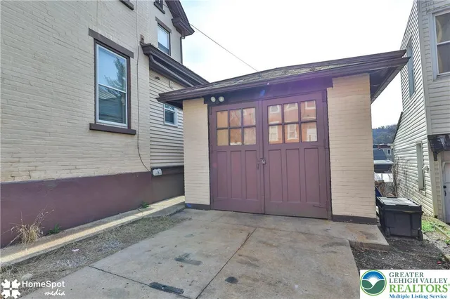 $332,000 | 424 West 4th Street, Bethlehem, PA 18015