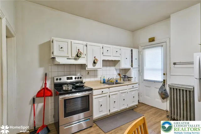 $332,000 | 424 West 4th Street, Bethlehem, PA 18015