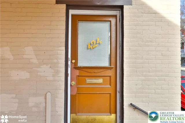 $332,000 | 424 West 4th Street, Bethlehem, PA 18015