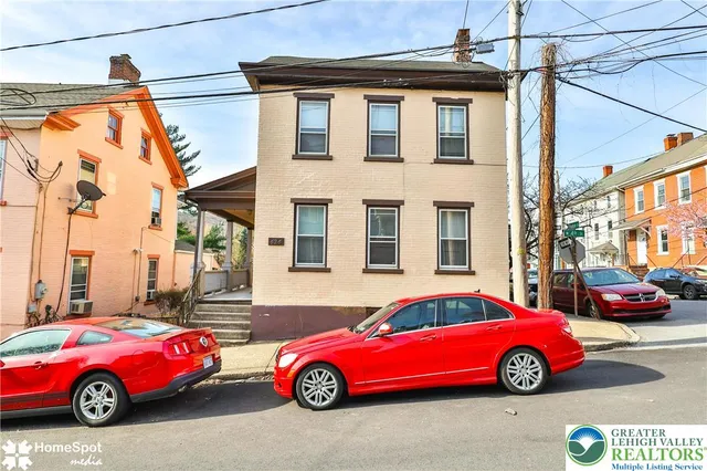 $332,000 | 424 West 4th Street, Bethlehem, PA 18015