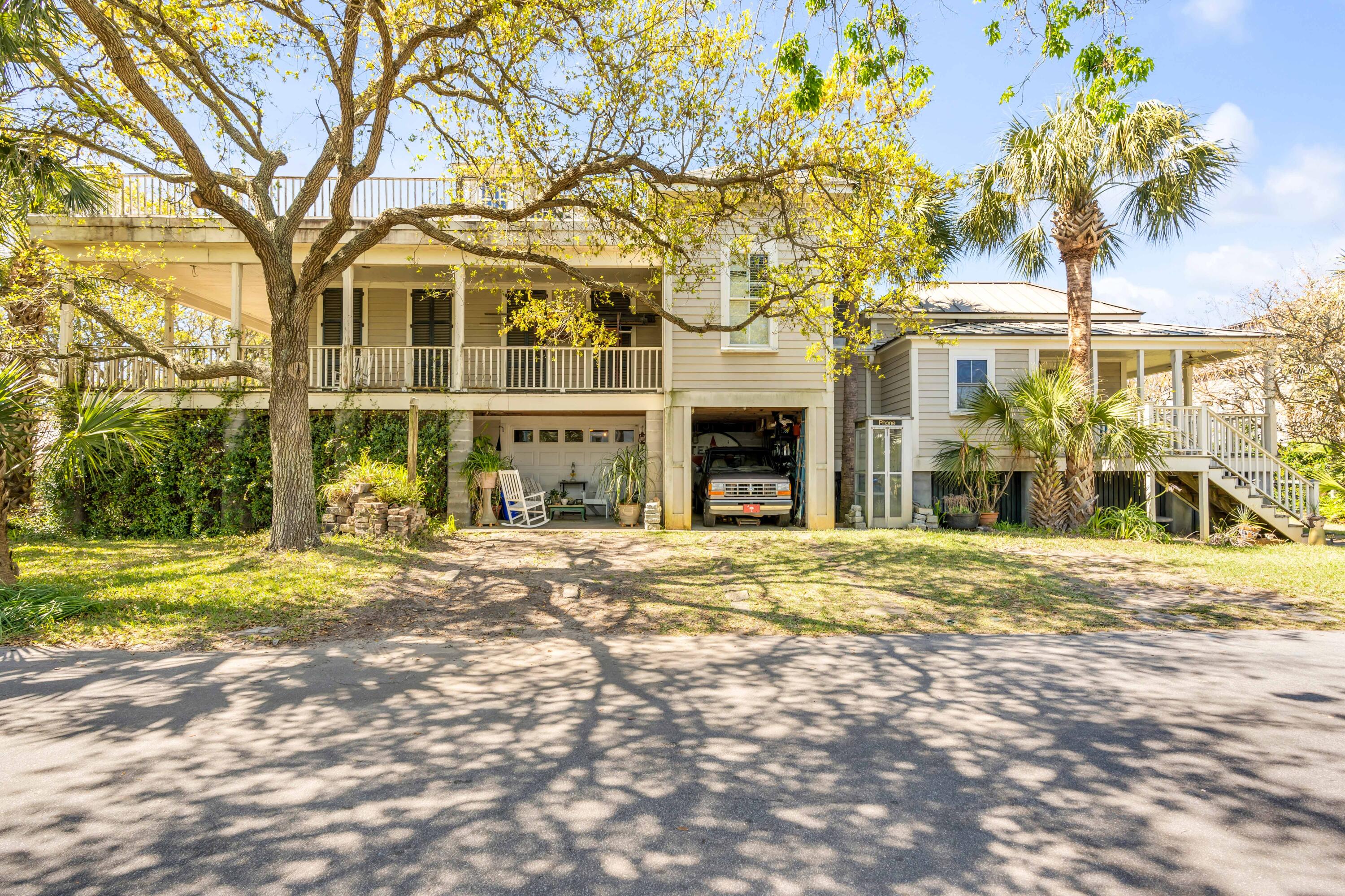 956 Middle Street, Unit A Sullivans Island, SC 29482 - Photo 7 of 56 DSC00951