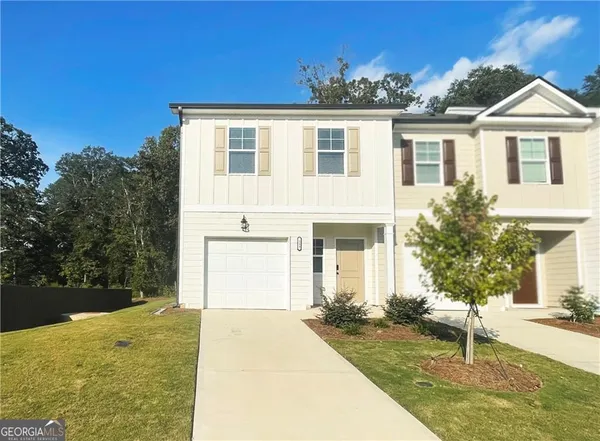 $2,300 | 539 Buxton Road, Unit 114, Hoschton, GA 30548