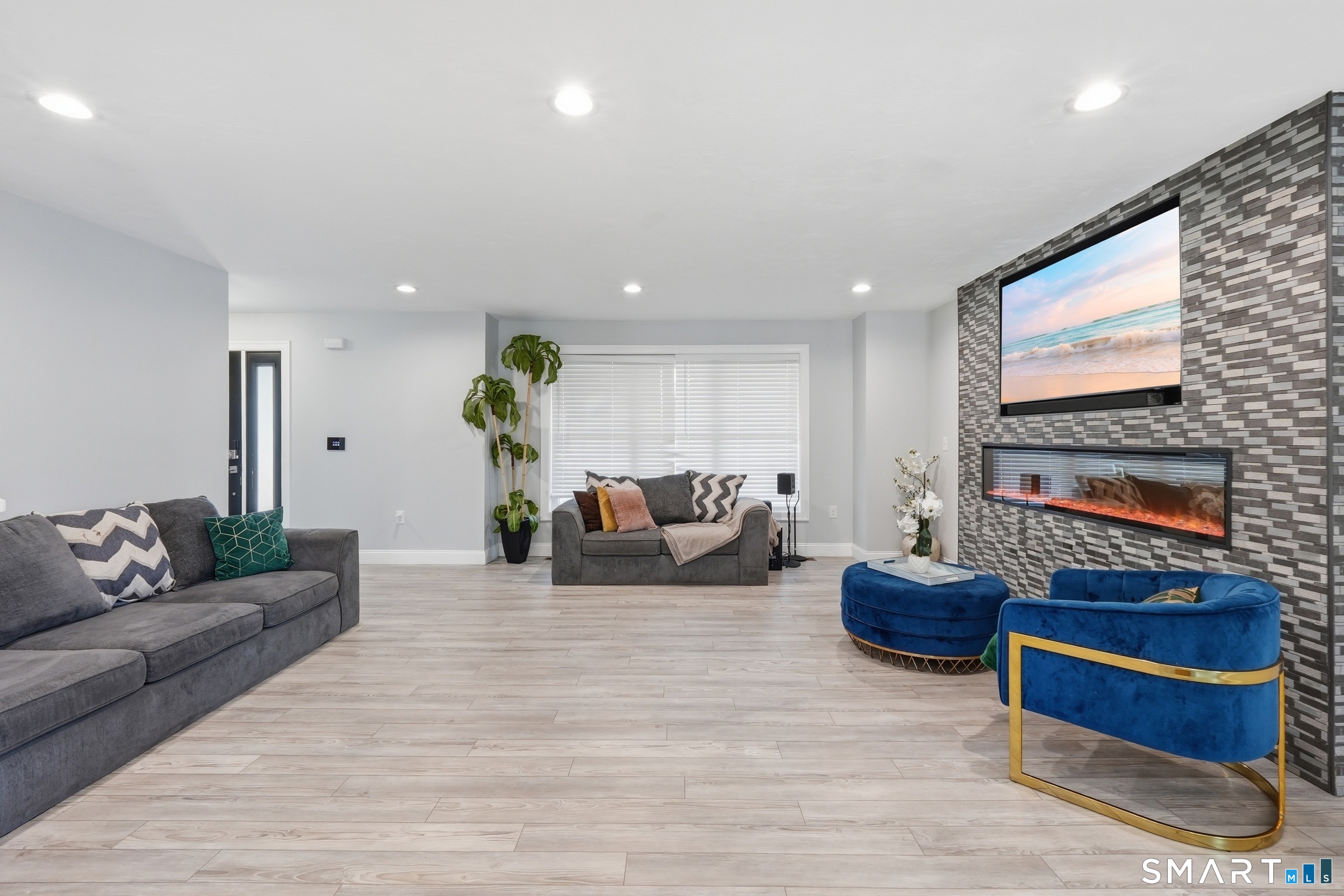 38 Madison Avenue Thompson, CT 06277 - Photo 17 of 40