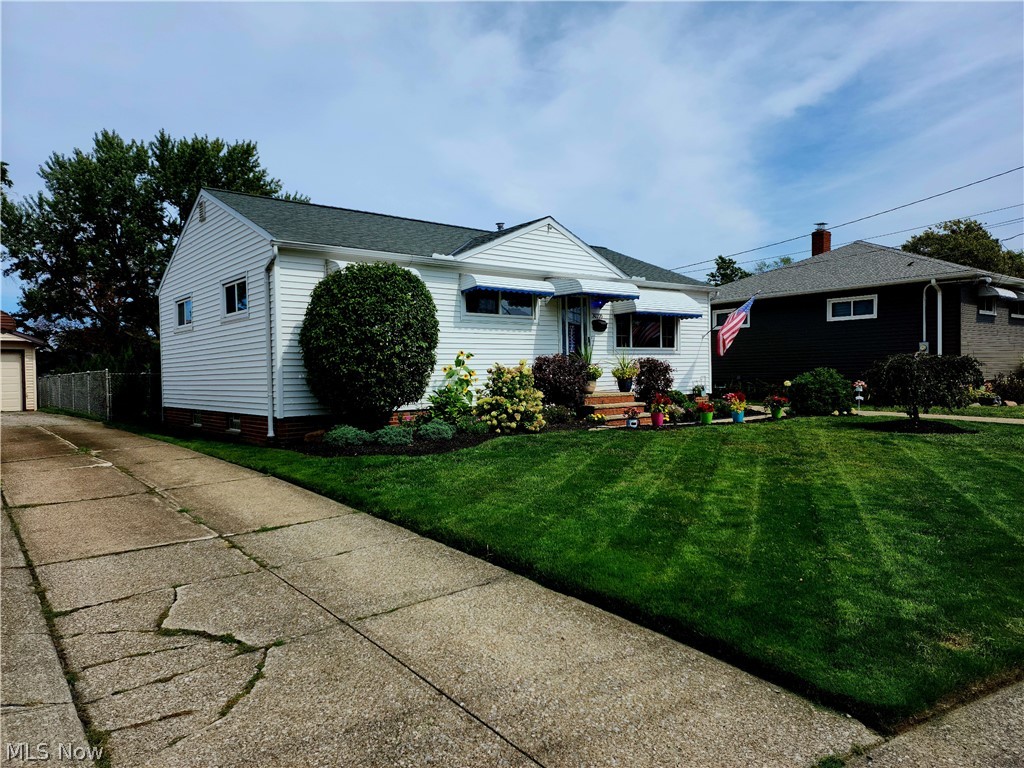 30205 Powell Road Willowick, OH 44095 - Photo 3 of 33