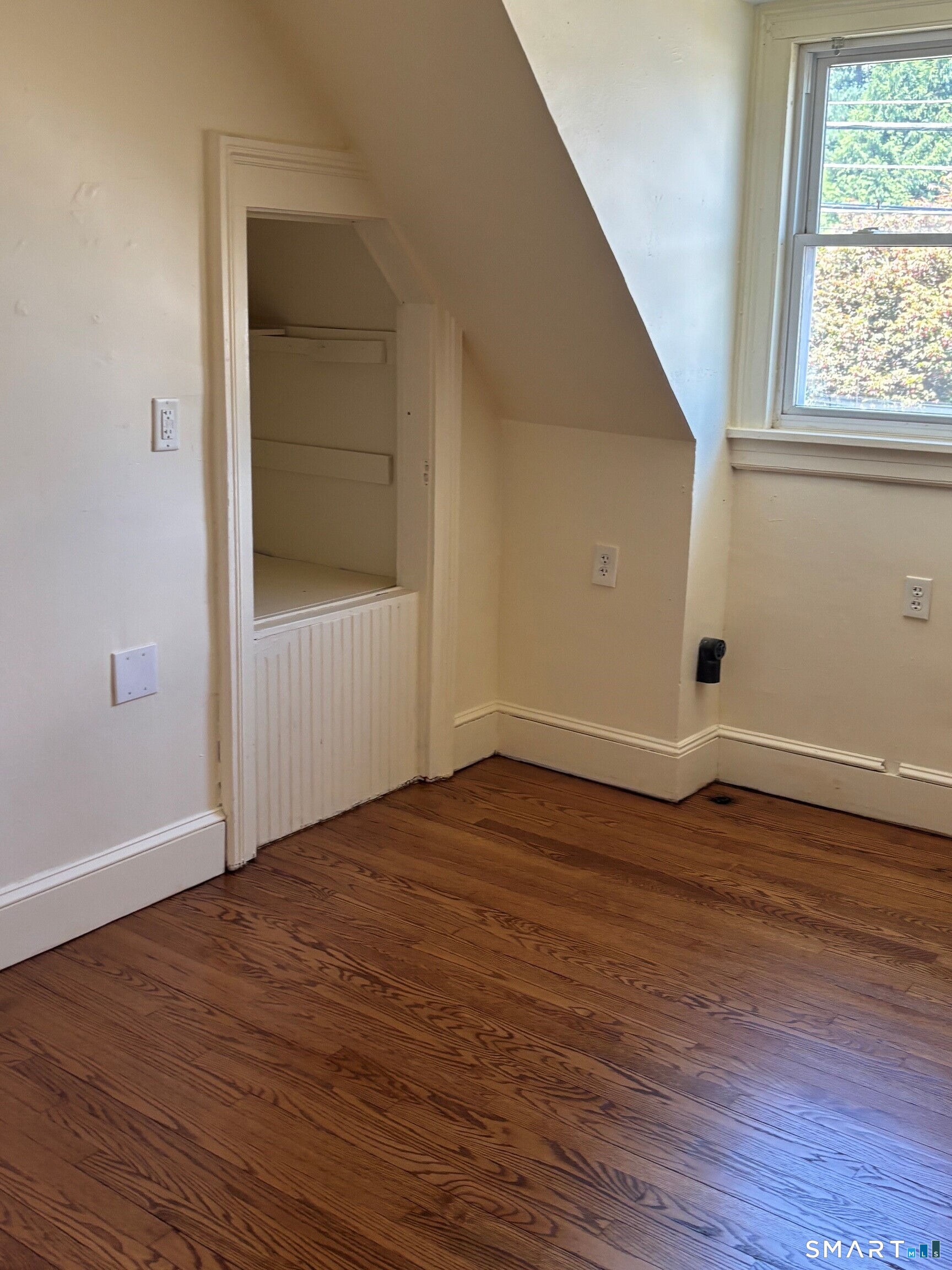 105 Welchs Point Road Milford, CT 06460 - Photo 23 of 24 Gallery Image 23