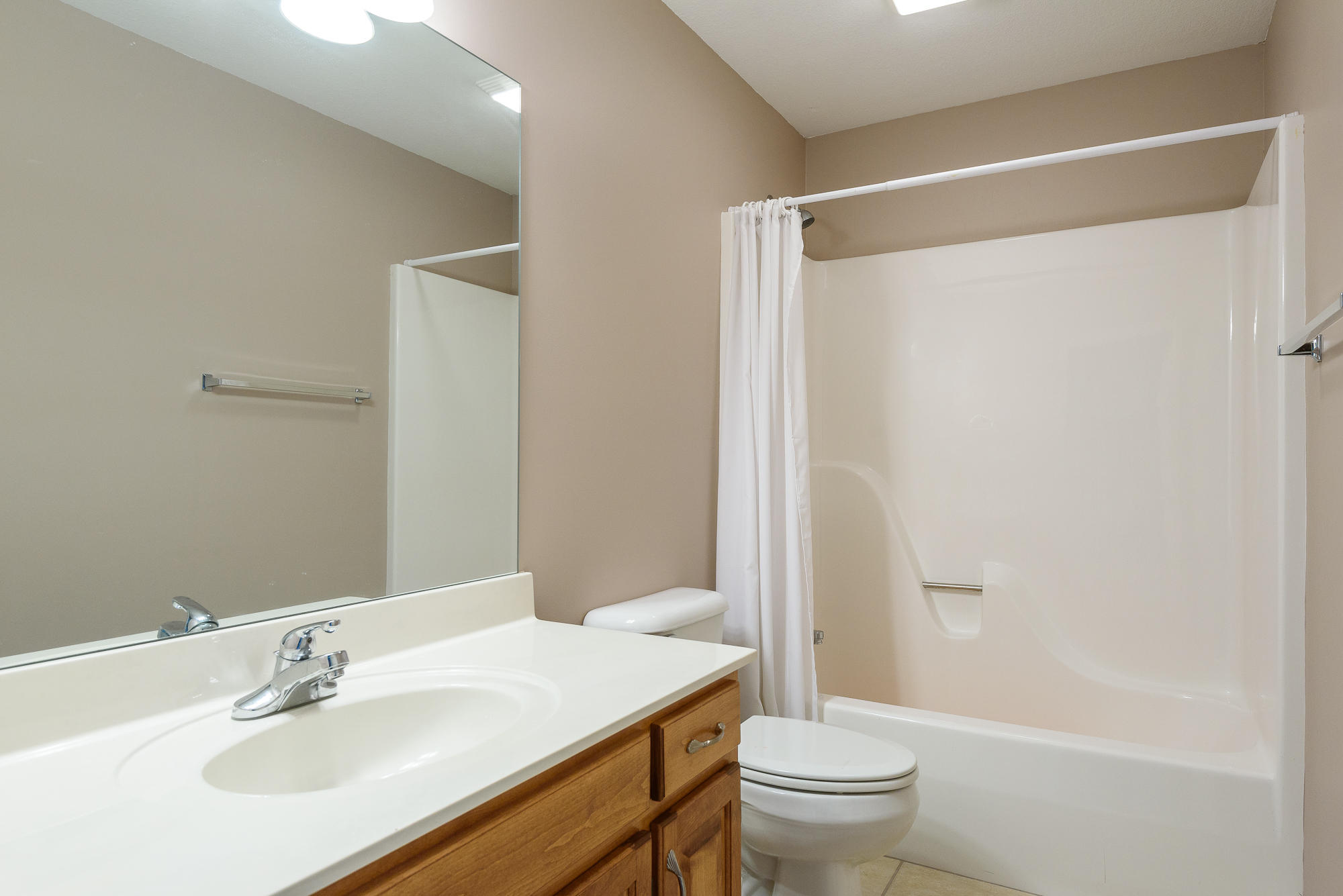 785 County 194 Road Cedar Bluff, AL 37923 - Photo 20 of 27 Hall Bathroom