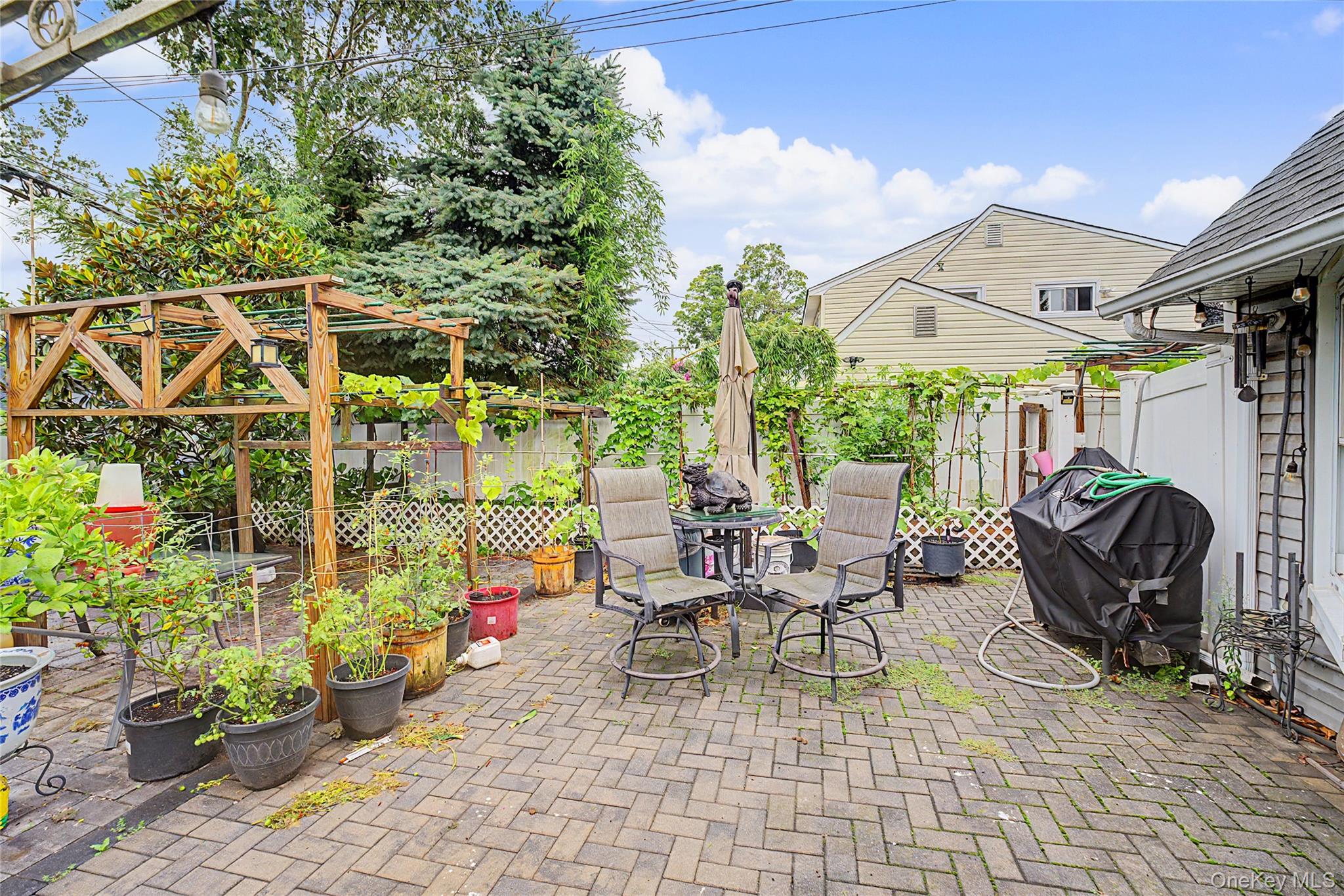 210 Spindle Road Hicksville, NY 11801 - Photo 16 of 27 Gallery Image 16