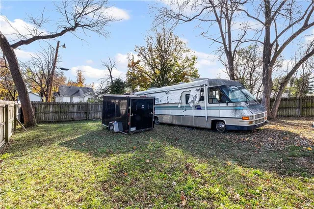 $200,000 | 1017 West Pacific Avenue, Osawatomie, KS 66064