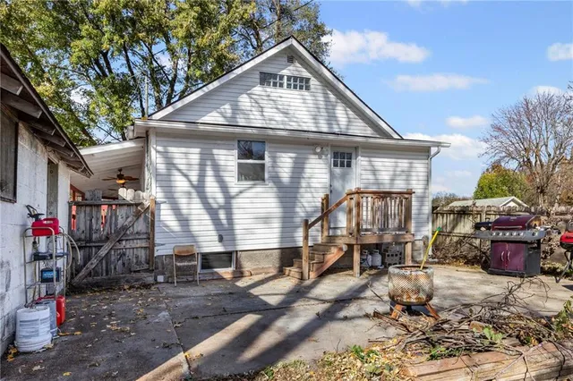 $200,000 | 1017 West Pacific Avenue, Osawatomie, KS 66064