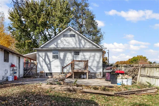 $200,000 | 1017 West Pacific Avenue, Osawatomie, KS 66064