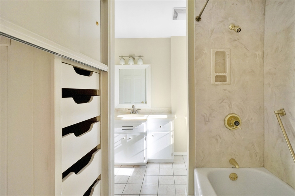 23 Norwich Road Ludlow, MA 01056 - Photo 17 of 41 Gallery Image 17