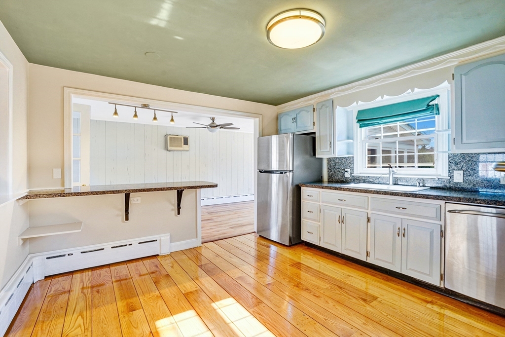 23 Norwich Road Ludlow, MA 01056 - Photo 5 of 41 Gallery Image 5