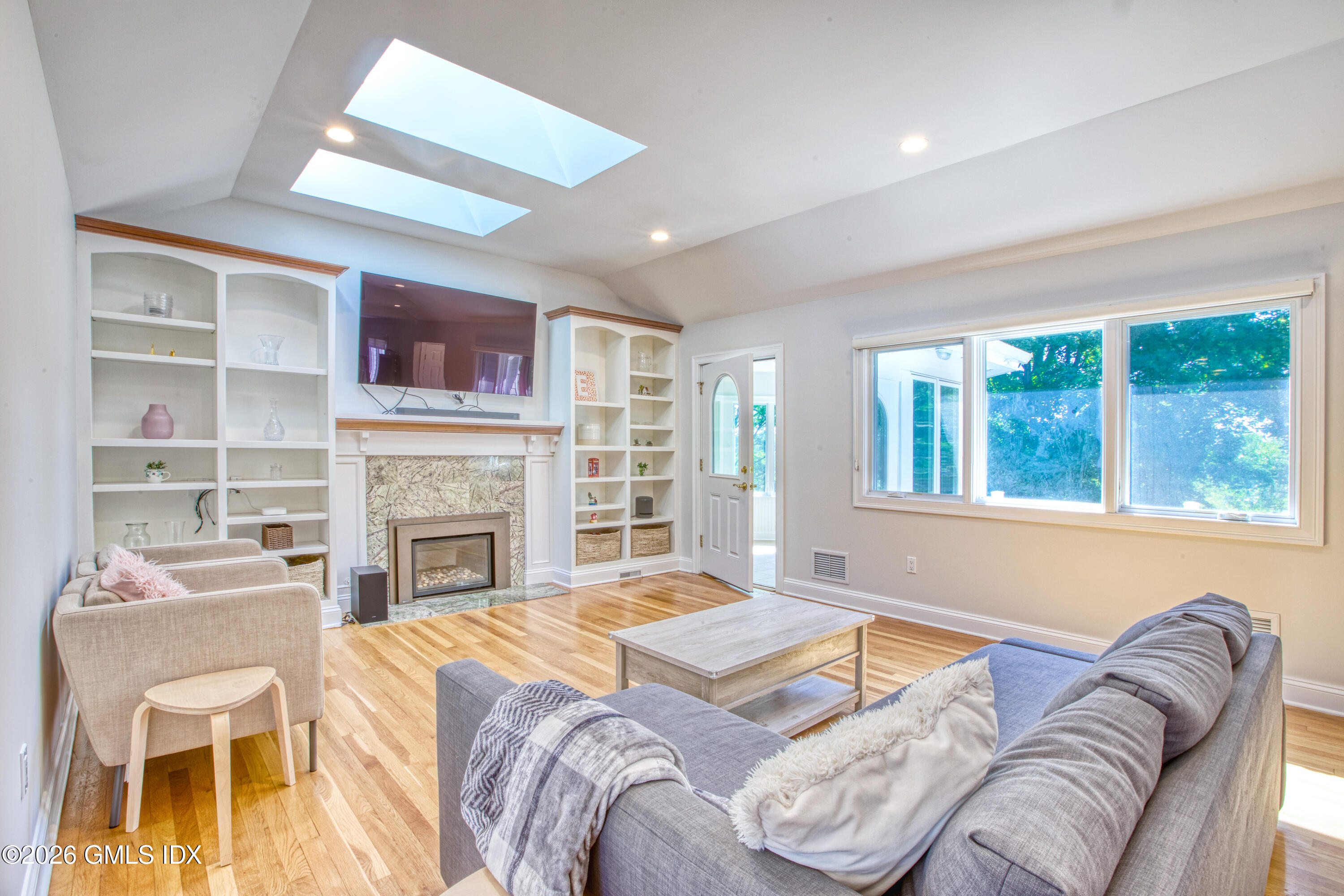 25 Weston Hill Road Riverside, CT 06878 - Photo 3 of 26 25 WH 3