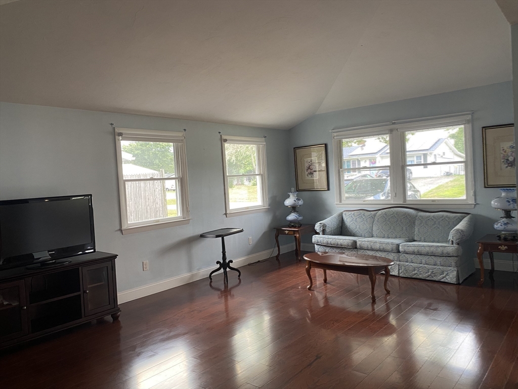 9 White Road Holbrook, MA 02343 - Photo 14 of 18 Gallery Image 14