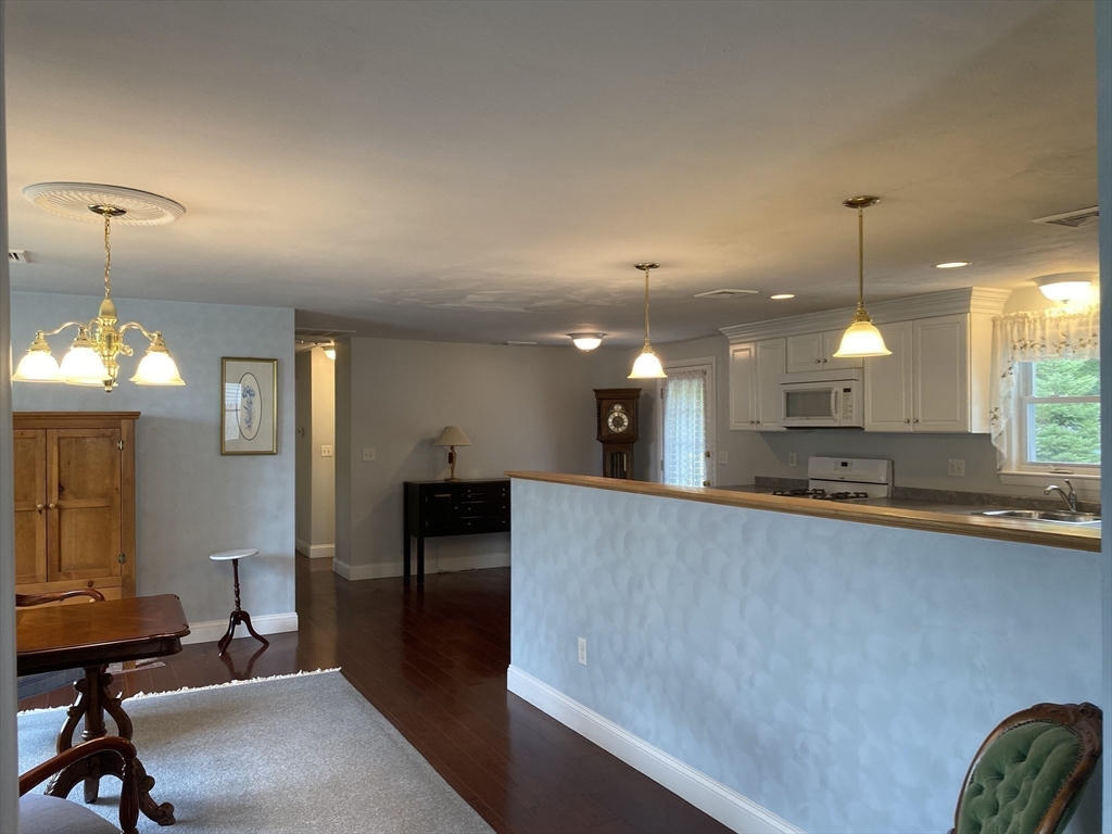 9 White Road Holbrook, MA 02343 - Photo 2 of 18 Gallery Image 2