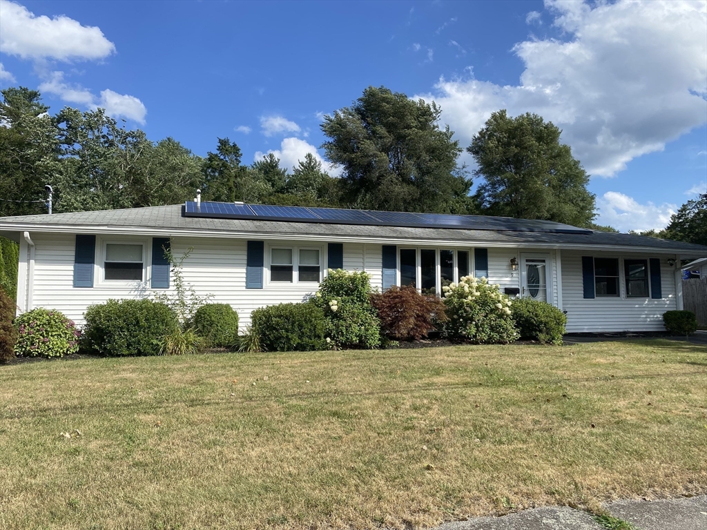 9 White Road Holbrook, MA 02343 - Photo 3 of 18 Gallery Image 3