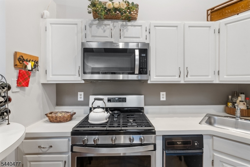 972 Juniper Way Mahwah, NJ 07430 - Photo 8 of 24