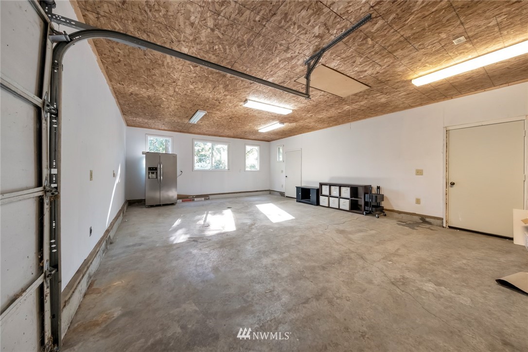 23304 35th Avenue Southeast Bothell, WA 98021 - Photo 33 of 34 a view of empty room with windows