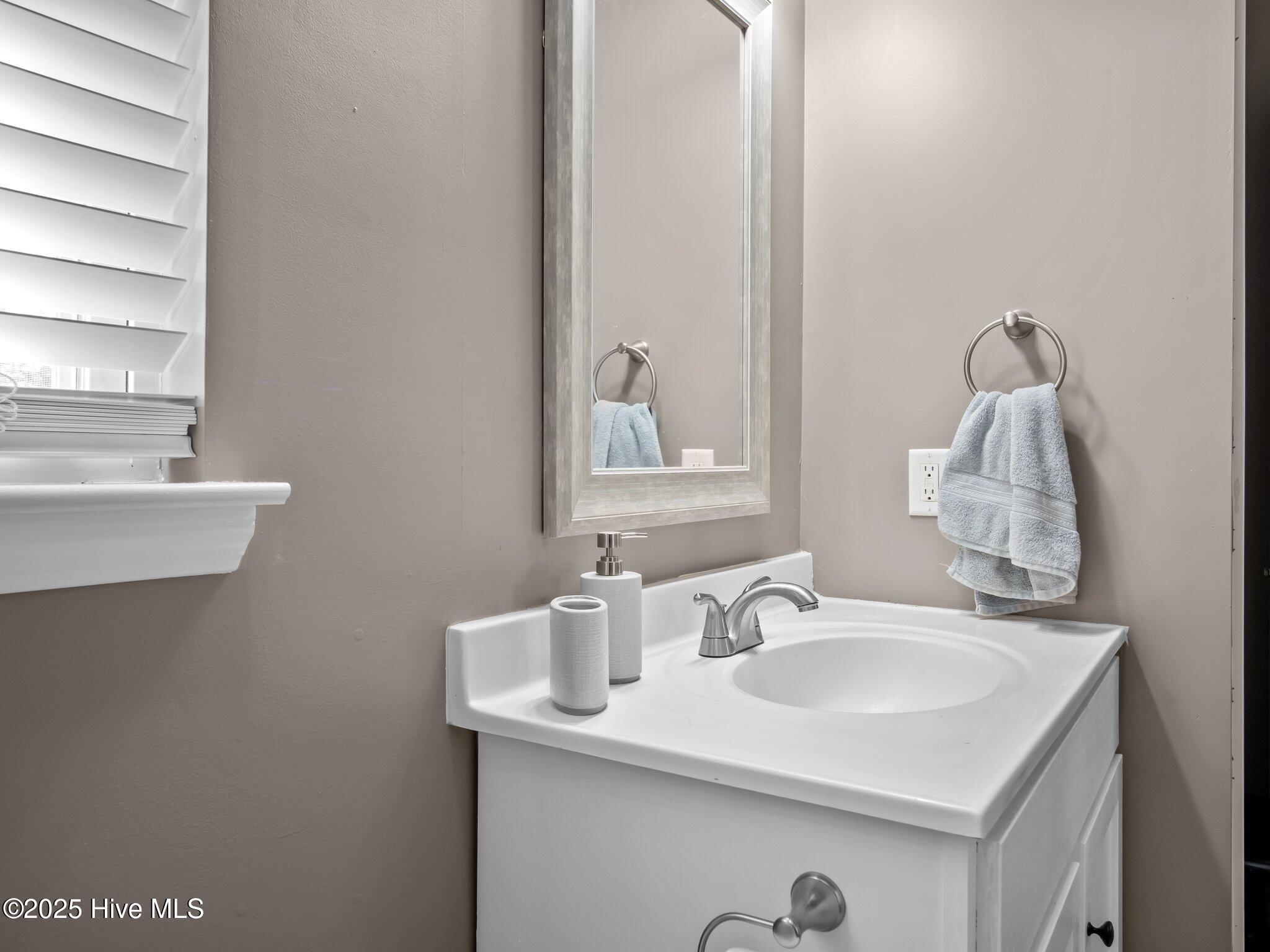 251 Channel Marker Loop Swansboro, NC 28584 - Photo 15 of 47 21-web-or-mls-P3186223