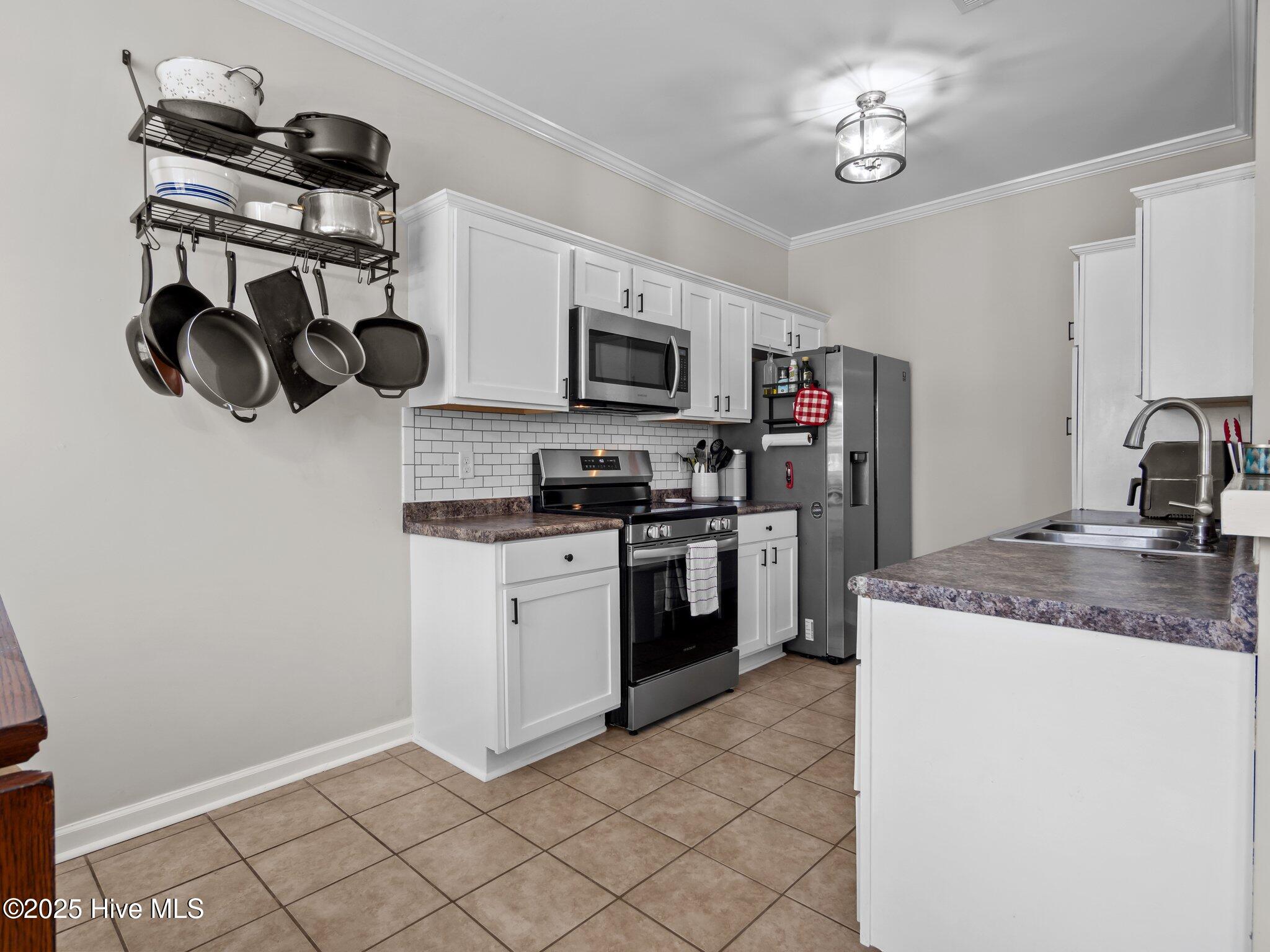 251 Channel Marker Loop Swansboro, NC 28584 - Photo 20 of 47 26-web-or-mls-P3186268