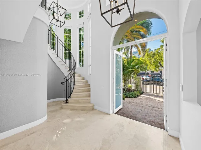 $3,125,000 | 821 Southeast 2nd Court, Fort Lauderdale, FL 33301