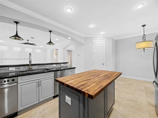 $3,125,000 | 821 Southeast 2nd Court, Fort Lauderdale, FL 33301