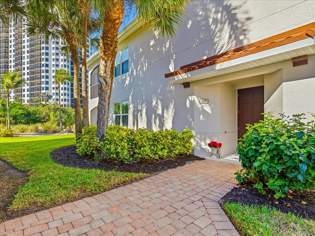 1281 Rialto Way, Unit 101 Naples, FL 34114 - Photo 18 of 26 03-1281 Rialto Way 102 Naples FL-25