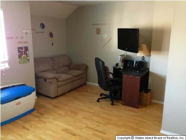 281 Signs Road, Unit F Staten Island, NY 10314 - Photo 10 of 20 Additional Photo