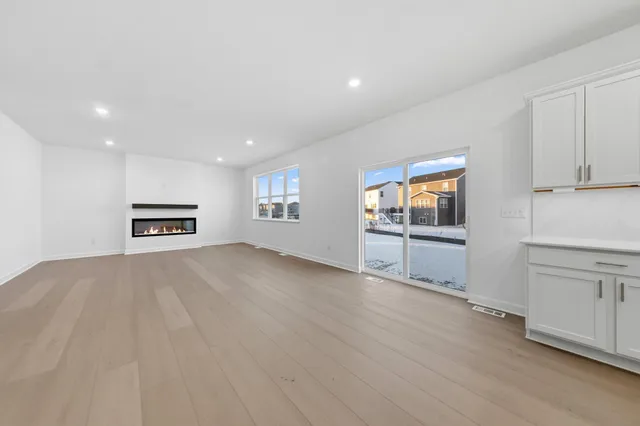 $499,655 | 1919 Ironwood Drive, Carver, MN 55315