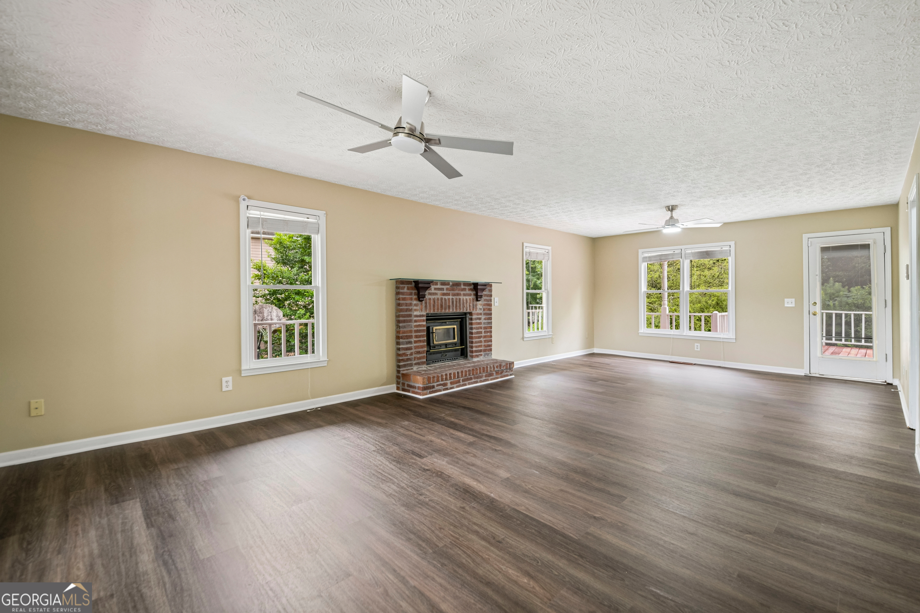 2321 Murdock Road Marietta, GA 30062 - Photo 4 of 31 Virtually Staged