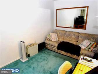 400 Glendale Road, Unit H20 Havertown, PA 19083 - Photo 4 of 8 Gallery Image 4