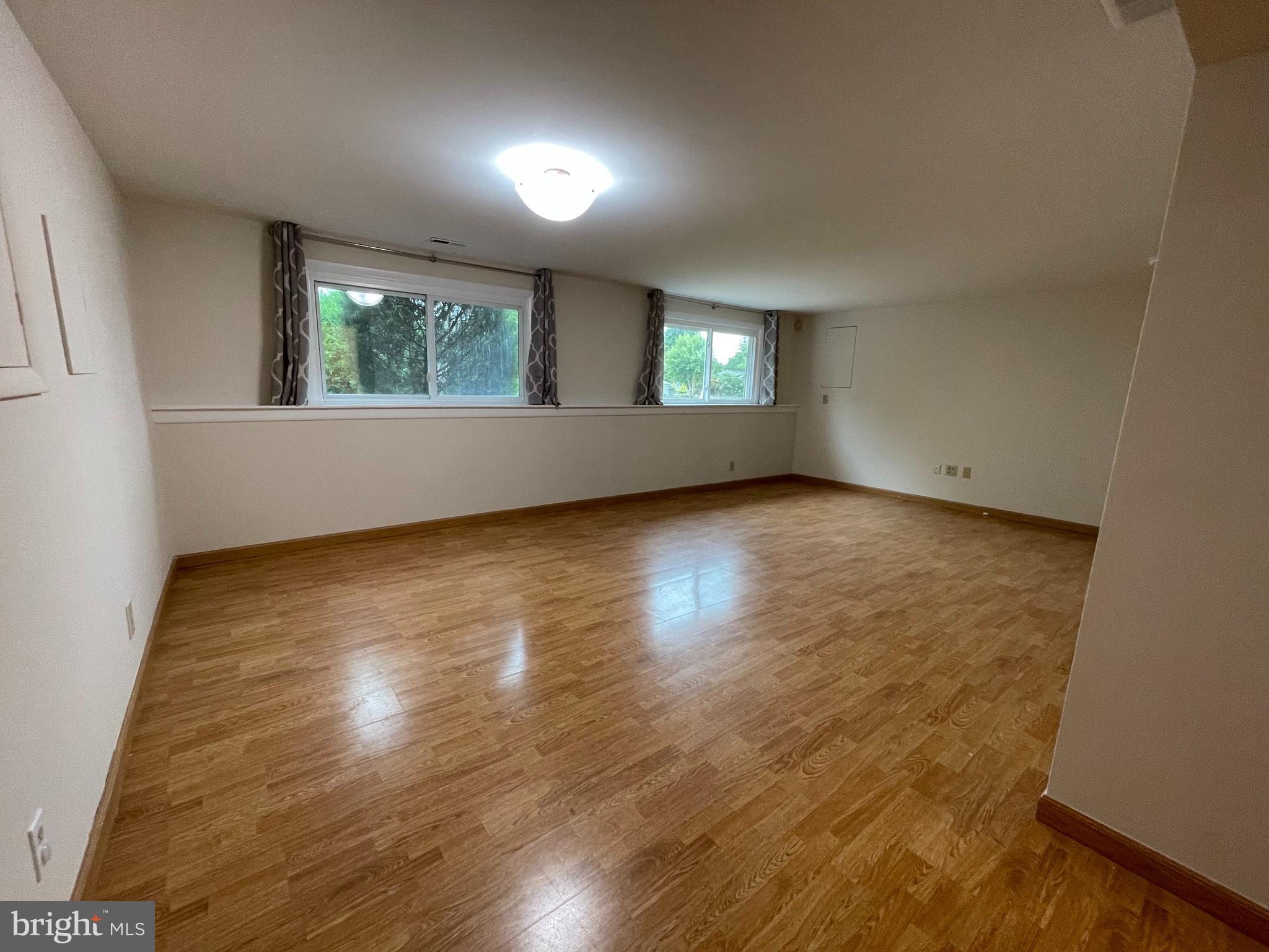 134 Valleybrook Road East Cherry Hill, NJ 08034 - Photo 9 of 14 Family room