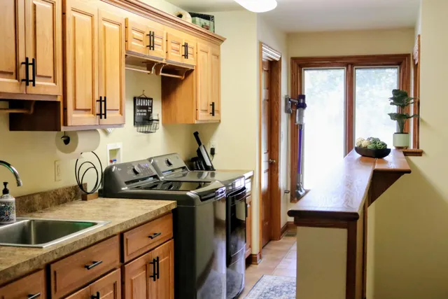 $412,500 | 12 Warren Drive, Mazon, IL 60444