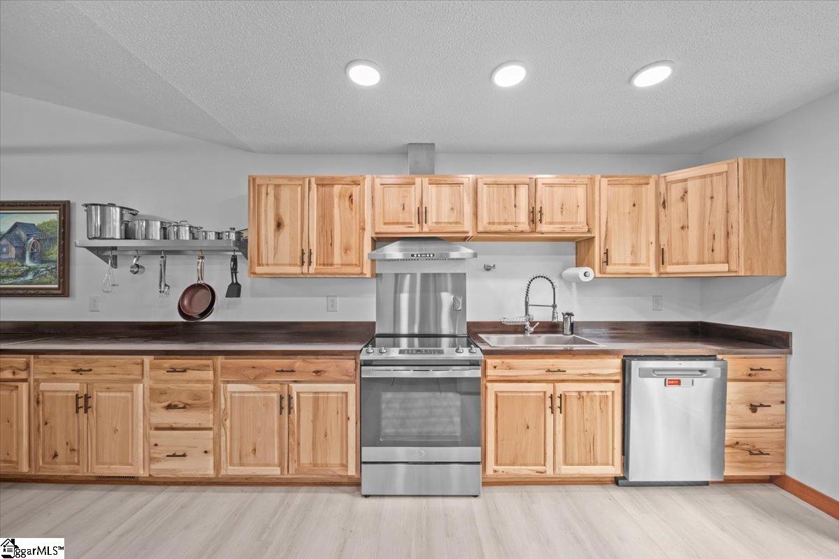 640 Lawerence Road Enoree, SC 29335 - Photo 11 of 27