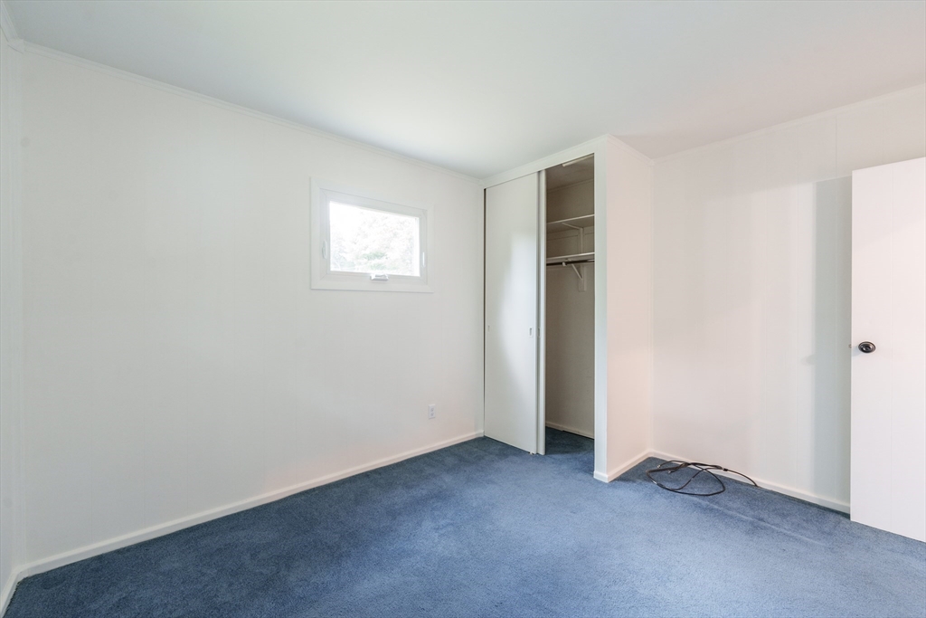 24 Higgins Street Springfield, MA 01108 - Photo 11 of 32