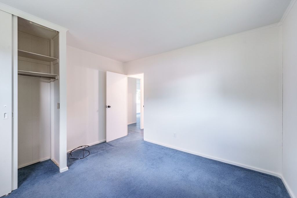 24 Higgins Street Springfield, MA 01108 - Photo 12 of 32