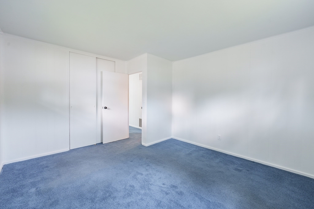 24 Higgins Street Springfield, MA 01108 - Photo 15 of 32