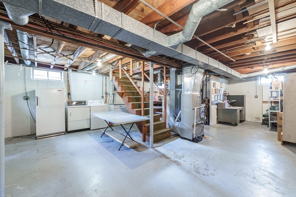 24 Higgins Street Springfield, MA 01108 - Photo 17 of 32