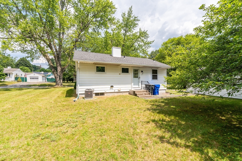 24 Higgins Street Springfield, MA 01108 - Photo 22 of 32