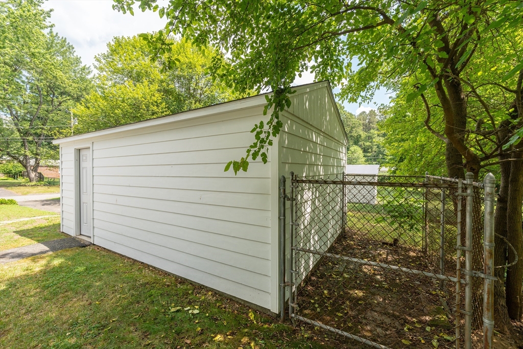 24 Higgins Street Springfield, MA 01108 - Photo 25 of 32