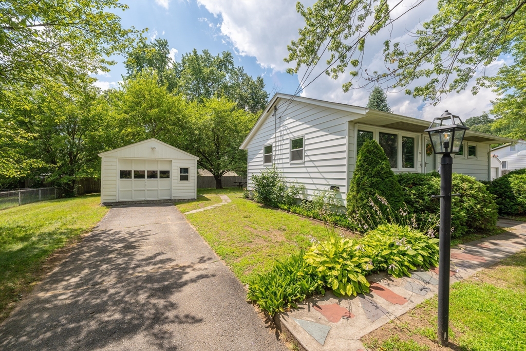 24 Higgins Street Springfield, MA 01108 - Photo 28 of 32