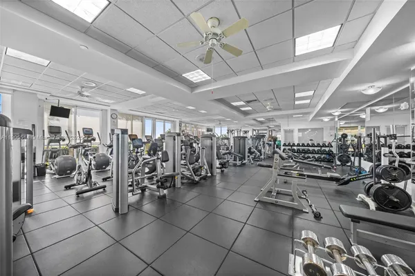 $2,295,000 | 16500 Collins Avenue, Unit TH8, Sunny Isles Beach, FL 33160