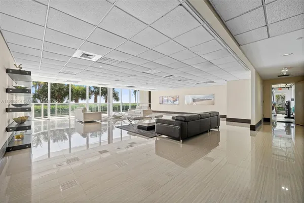 $2,295,000 | 16500 Collins Avenue, Unit TH8, Sunny Isles Beach, FL 33160