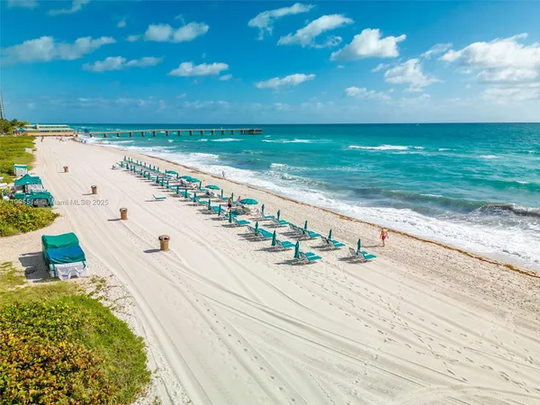 $2,295,000 | 16500 Collins Avenue, Unit TH8, Sunny Isles Beach, FL 33160