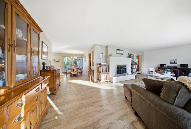 $339,000 | 1360 Florence Drive, Sycamore, IL 60178