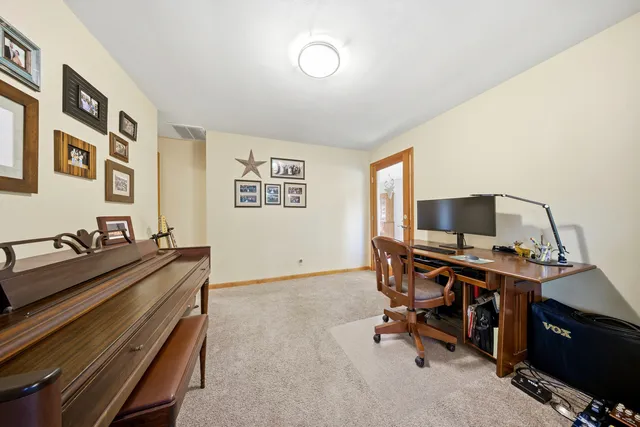 $339,000 | 1360 Florence Drive, Sycamore, IL 60178