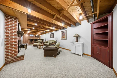 a view of a livingroom with furniture