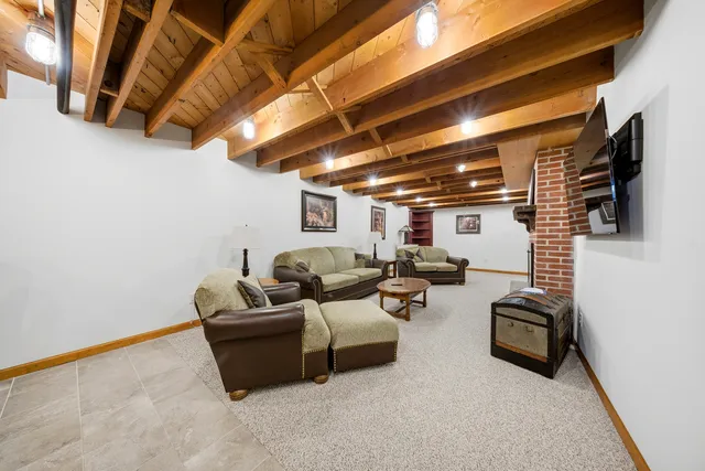 $339,000 | 1360 Florence Drive, Sycamore, IL 60178