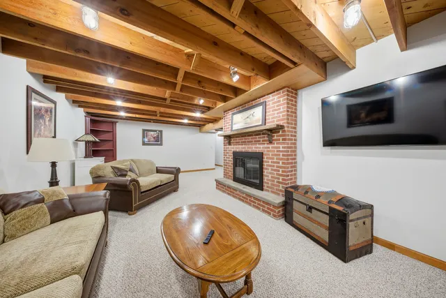 $339,000 | 1360 Florence Drive, Sycamore, IL 60178